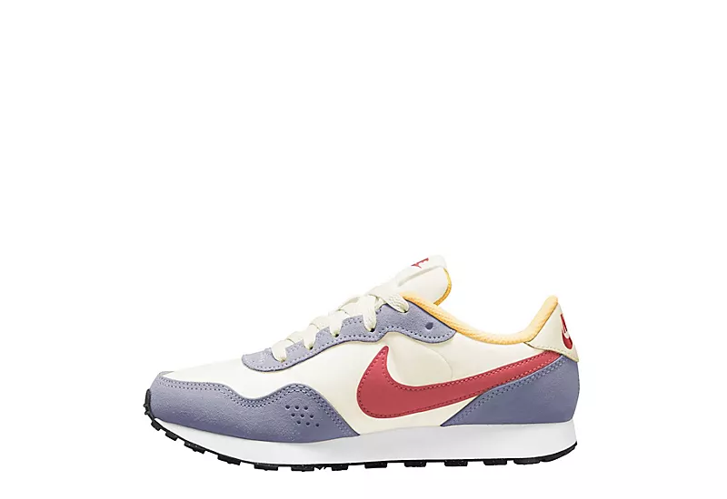 Nike Girls Valiant Sneaker - Ivory 4 Nike Girls Valiant Sneaker - Ivory - Image 3
